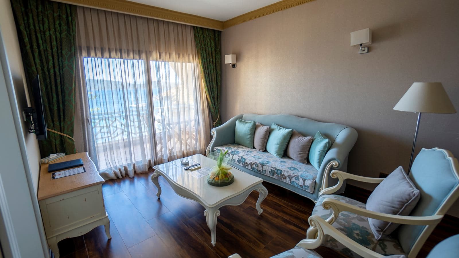 rooms-suite-room