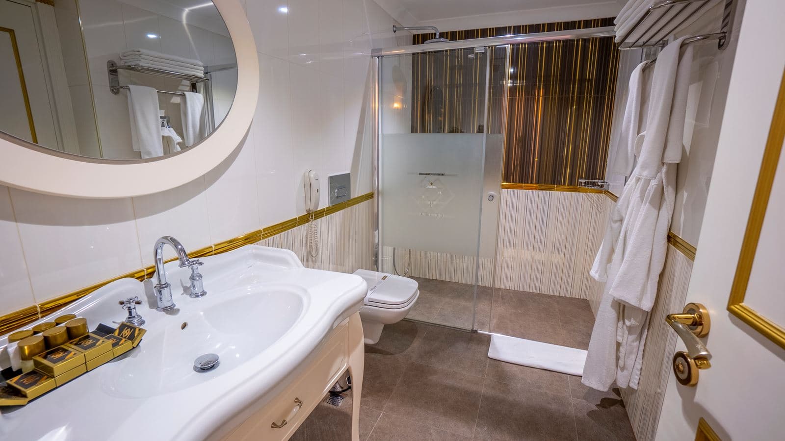 rooms-suite-room