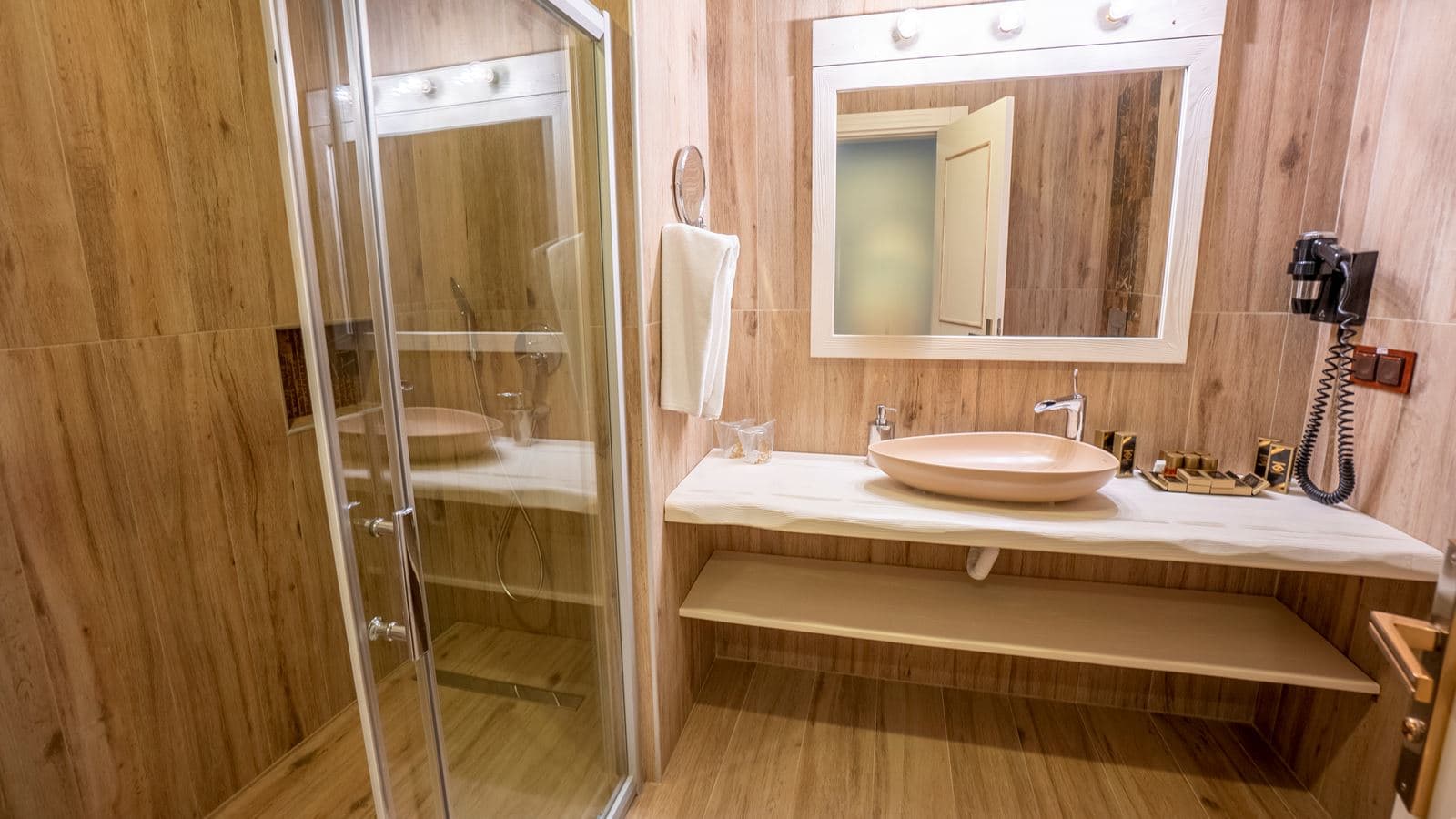 rooms-suite-room