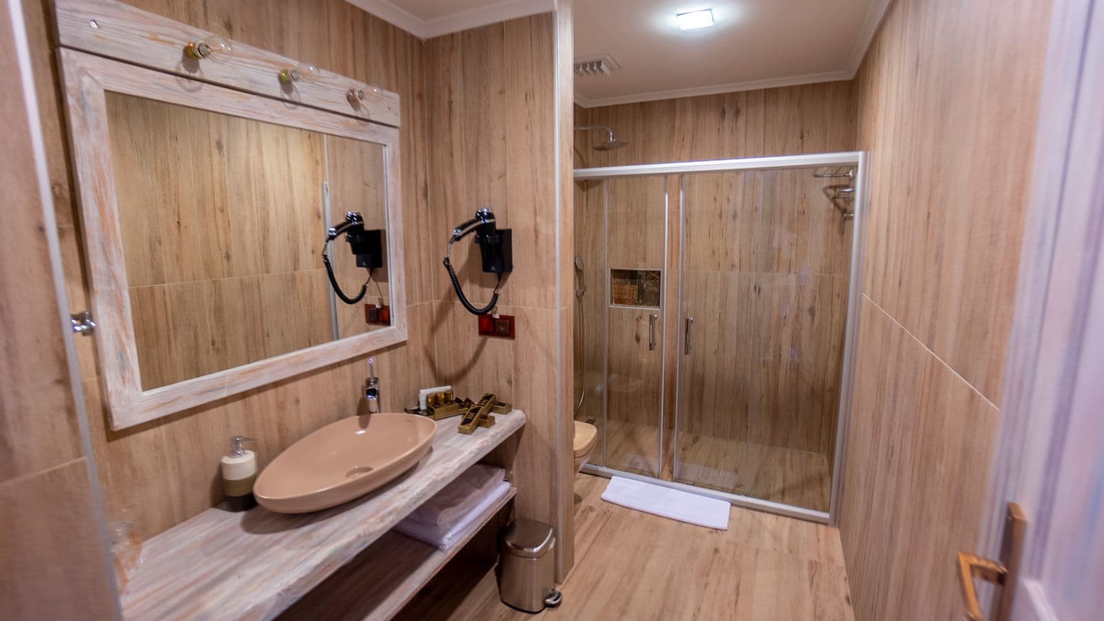 rooms-suite-room