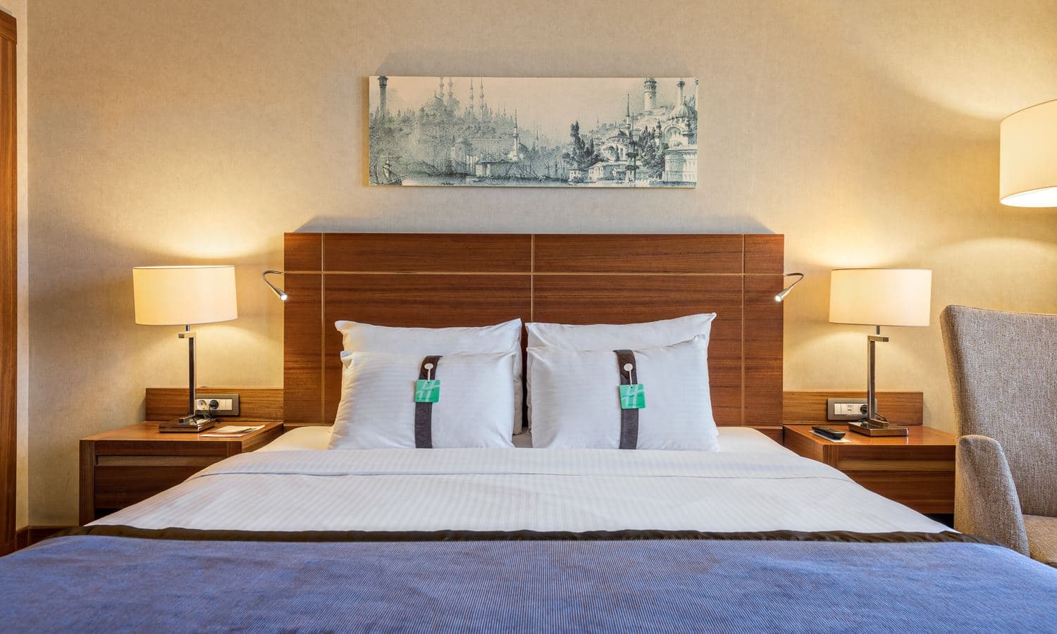 rooms-deluxe-room