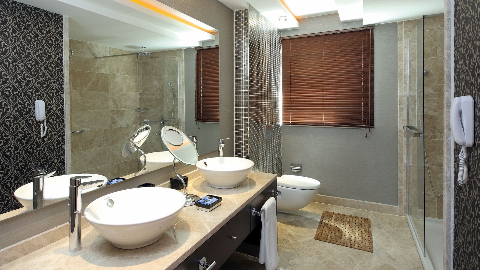 rooms-deluxe-room