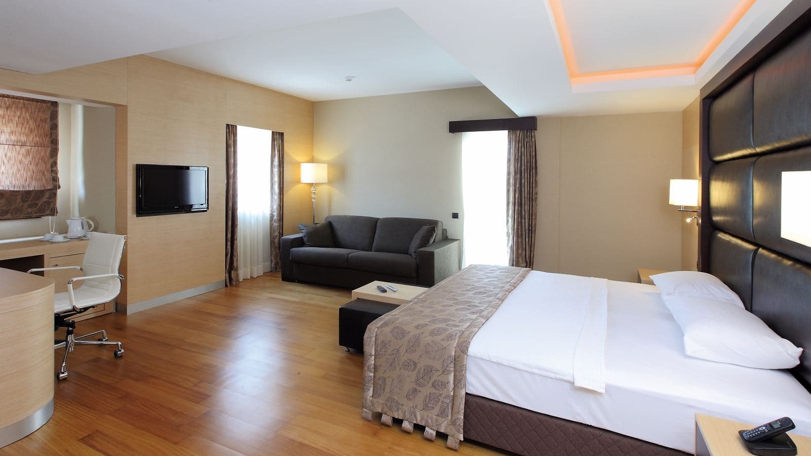 rooms-deluxe-room