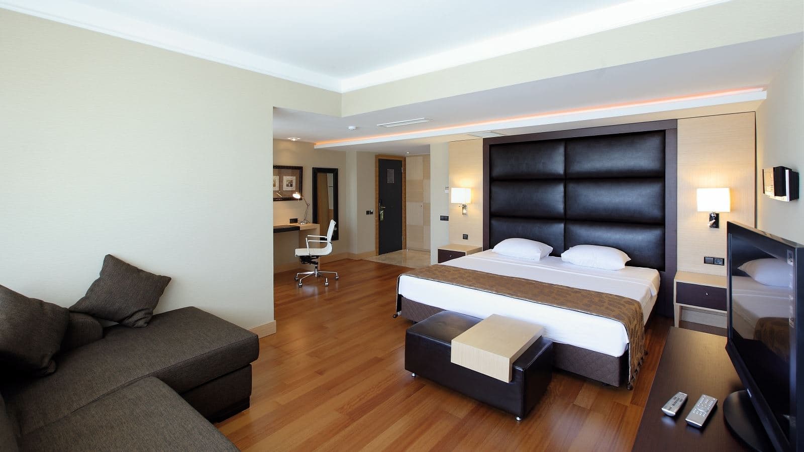 rooms-deluxe-room