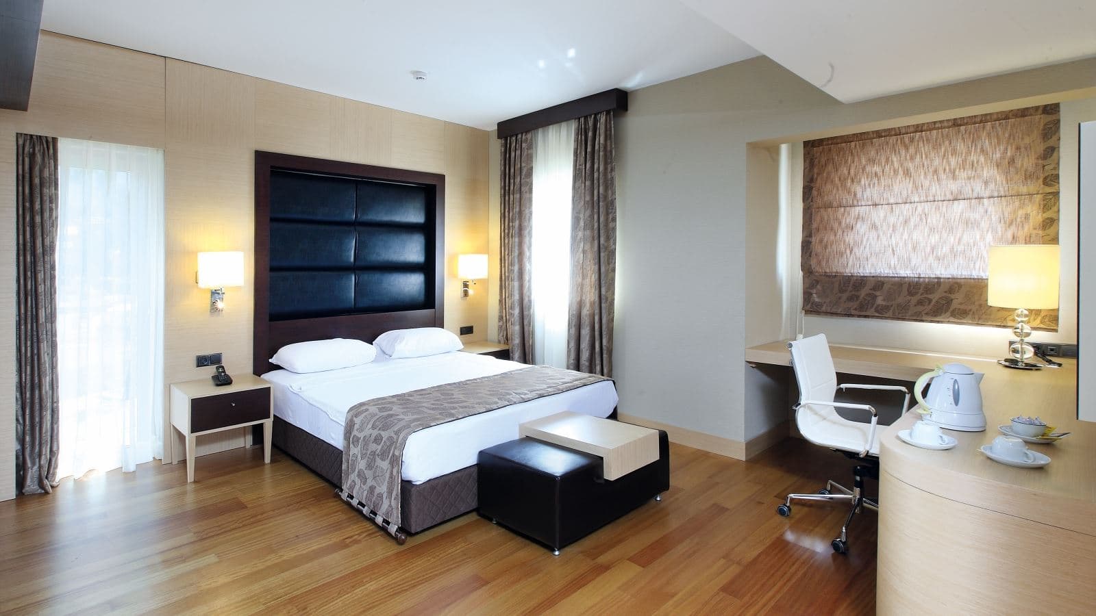 rooms-deluxe-room