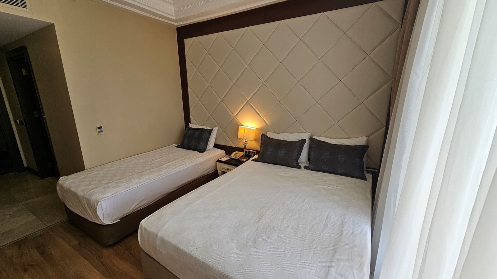 rooms-standard-room