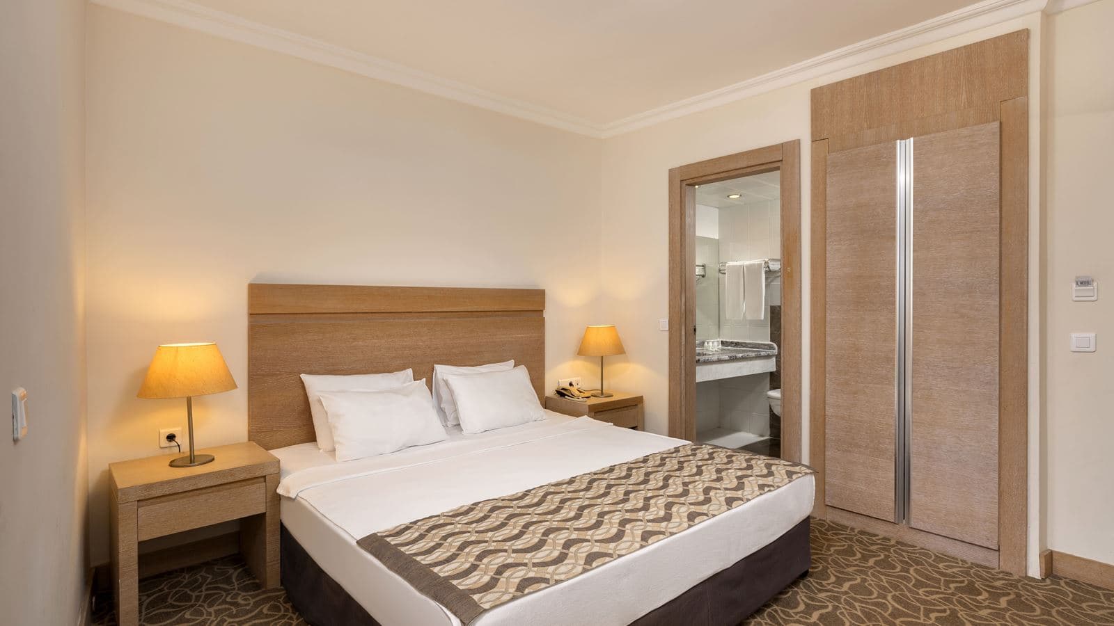 rooms-standard-room