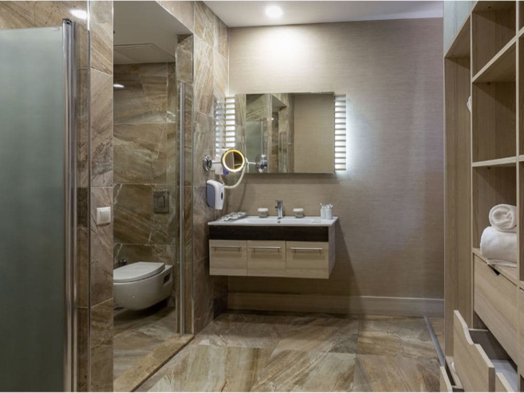 rooms-connection-room