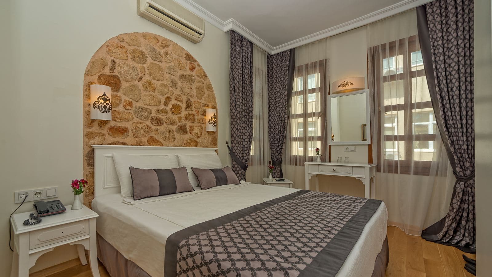 rooms-standard-room