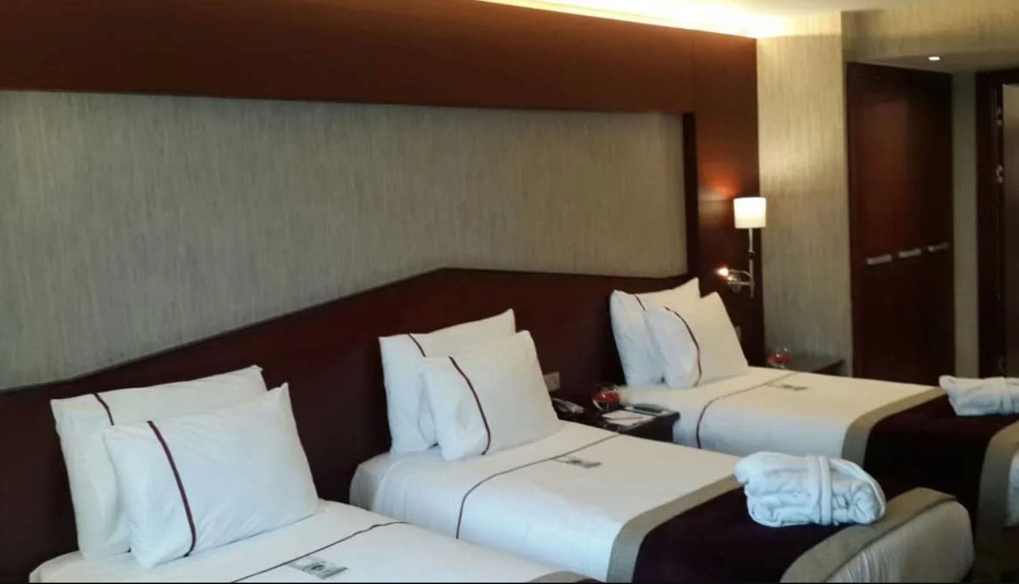 rooms-deluxe-triple-room