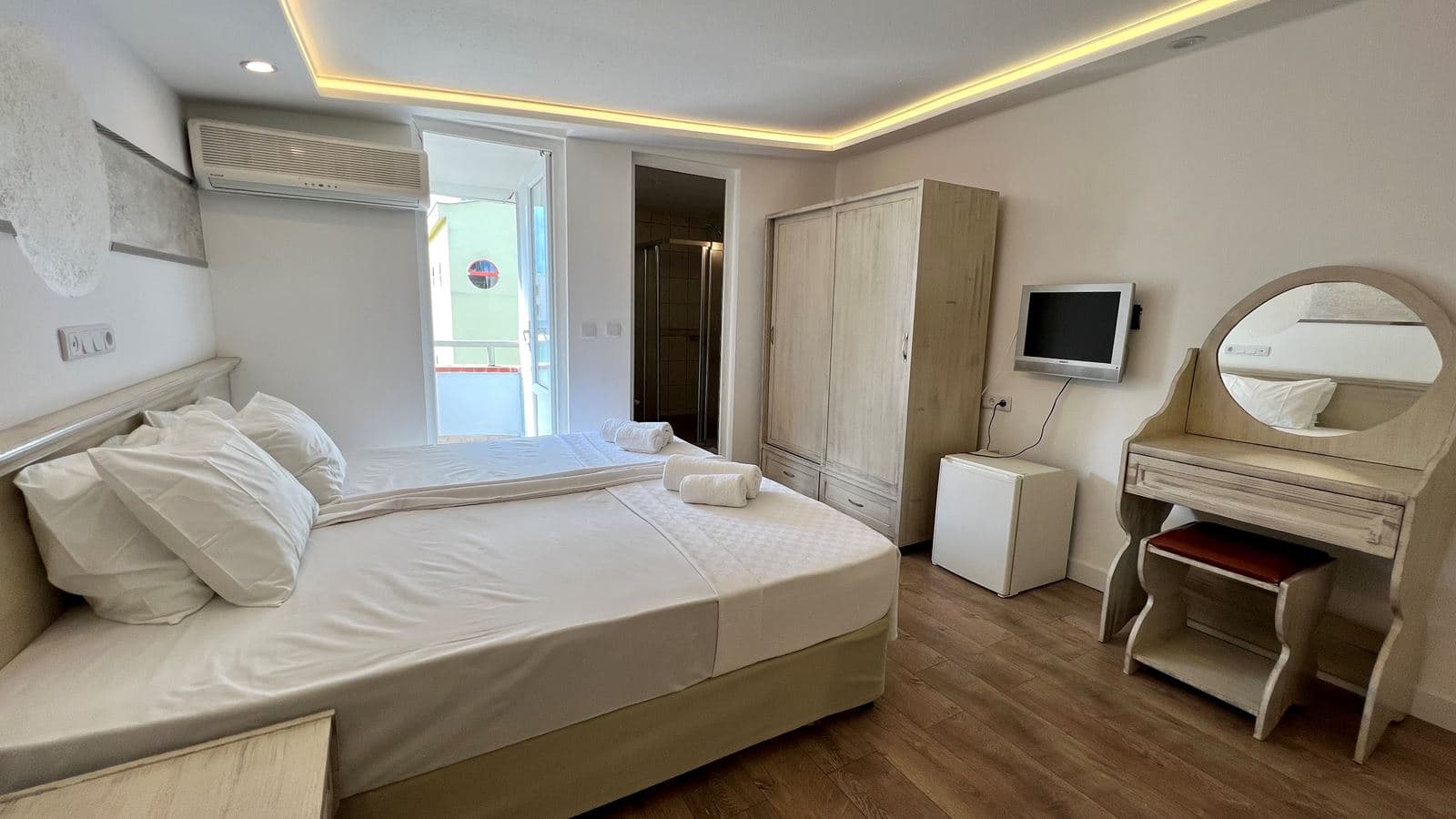 rooms-standard-room