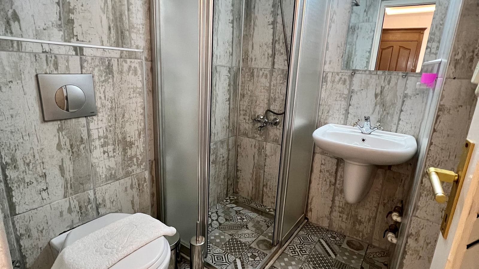 rooms-standard-room