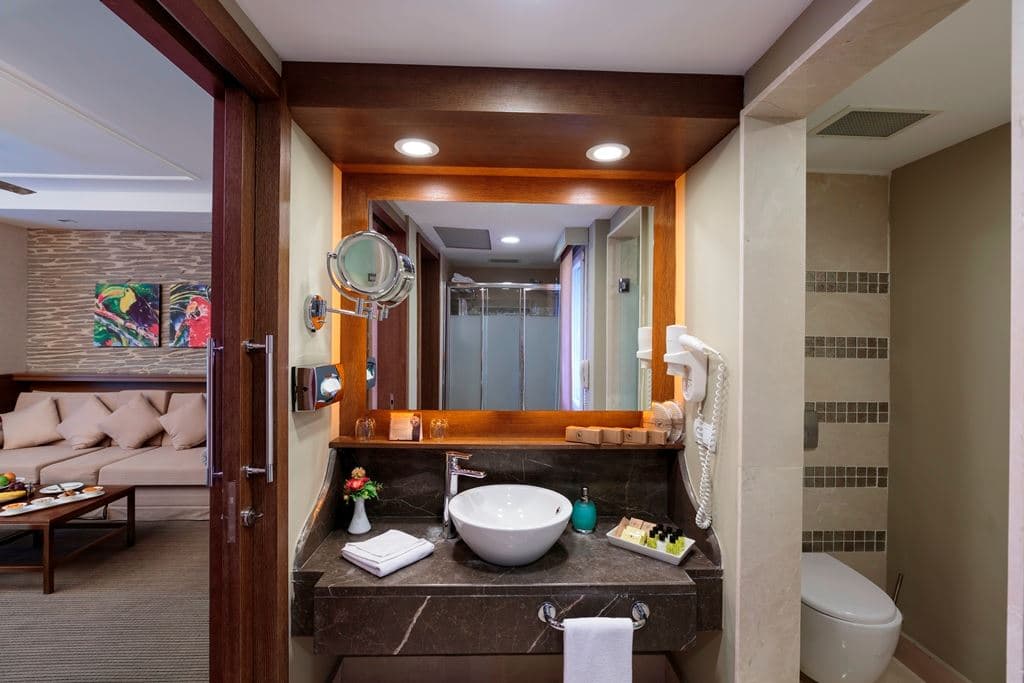 rooms-suite-room