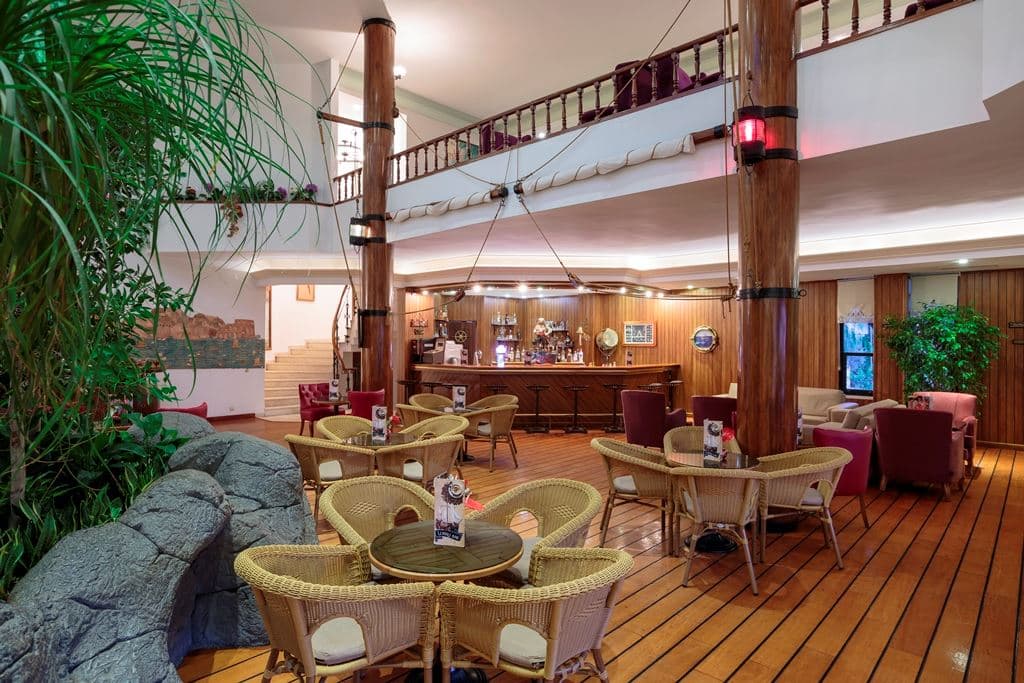 bars-lobby-bar