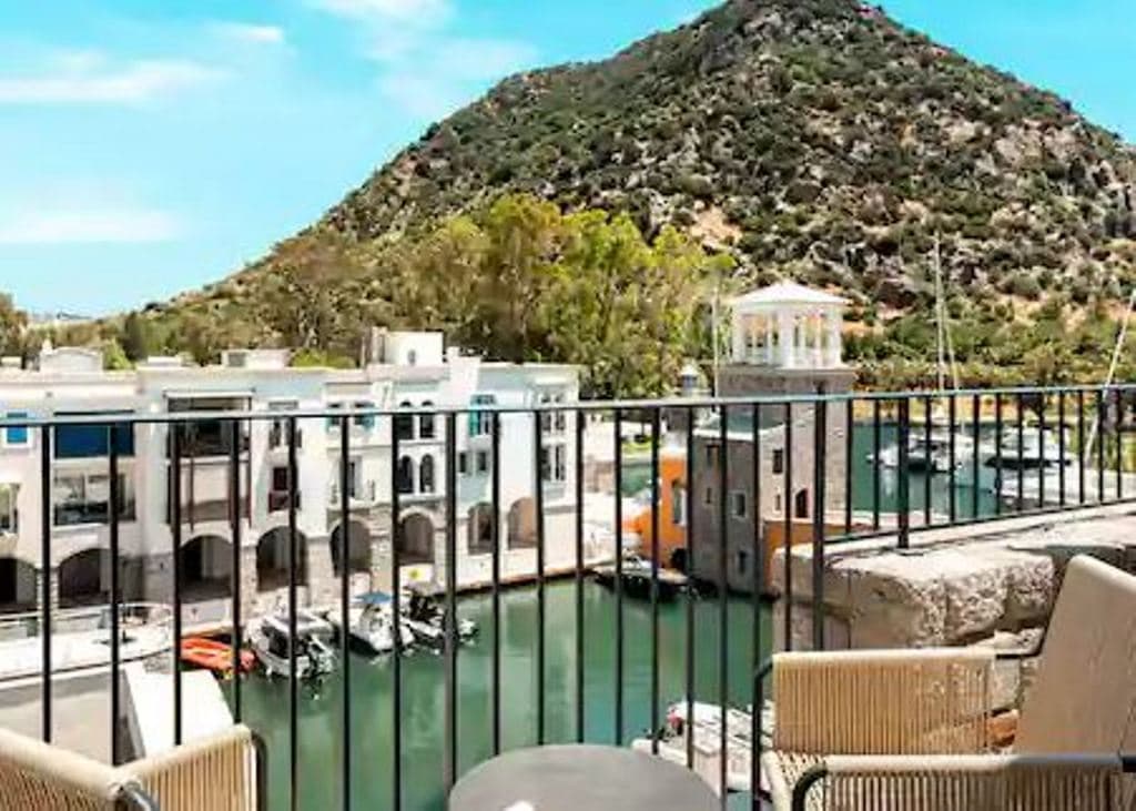rooms-collection-premium-room-with-balcony