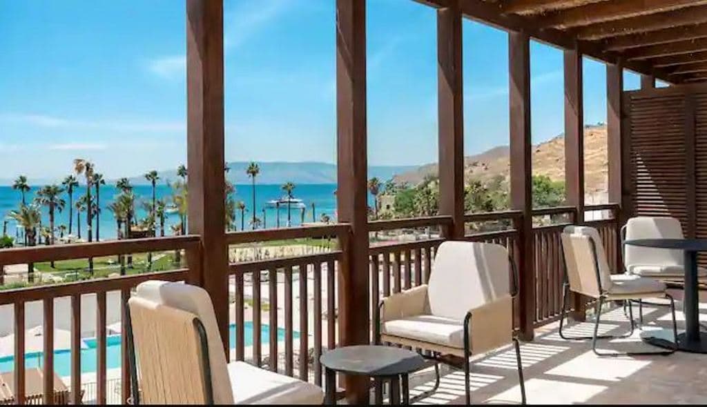 rooms-suite-with-sea-view