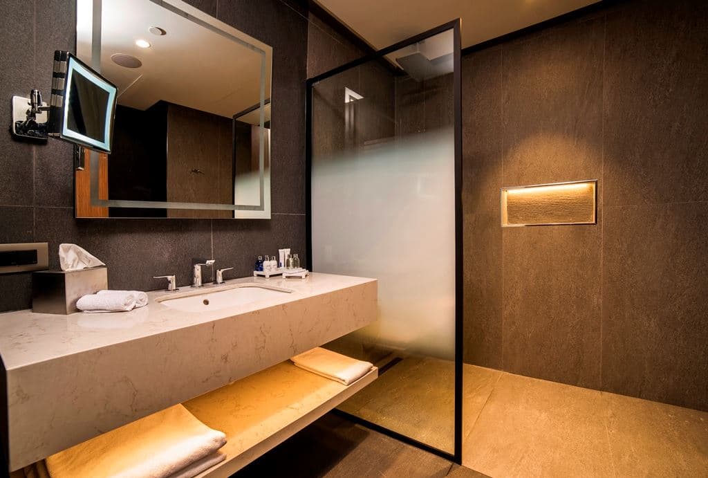 rooms-superior-room-with-balcony