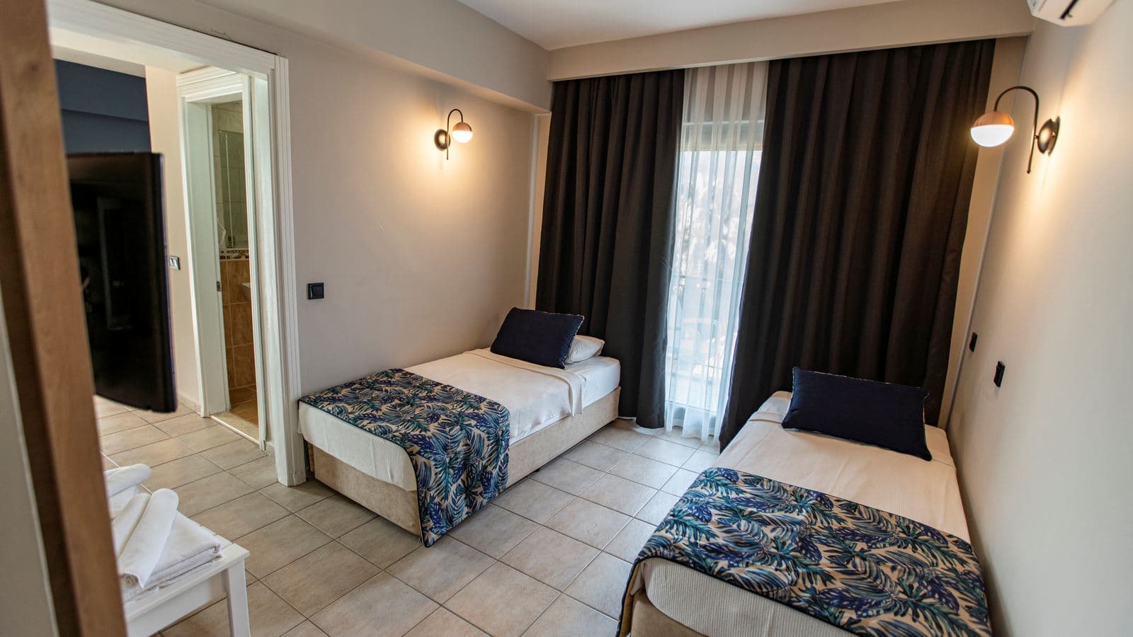 rooms-family-two-room