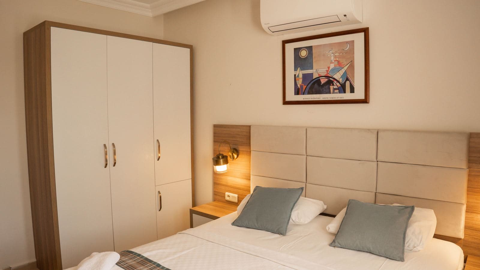 rooms-family-room