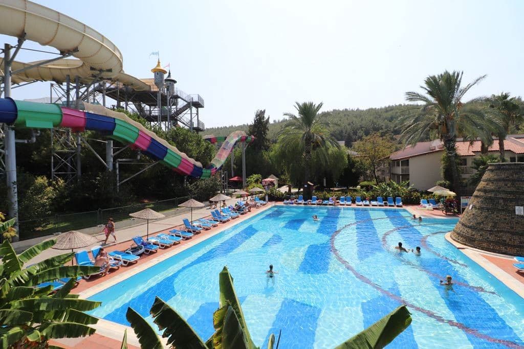 water-park-outdoor-pool