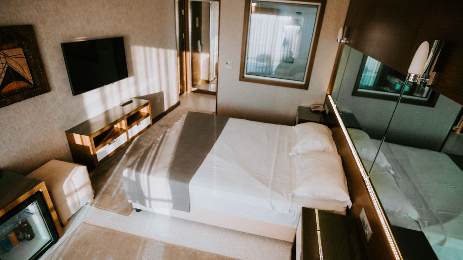 rooms-deluxe-room