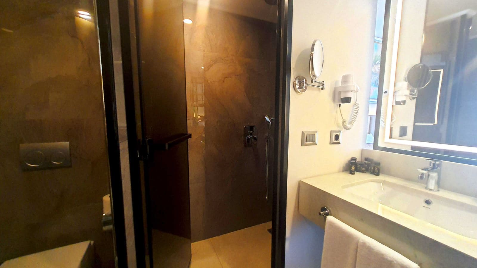 rooms-standard-room