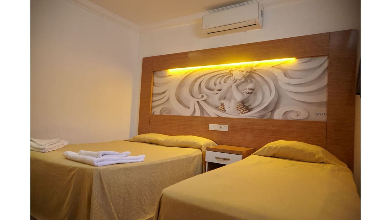 rooms-economy-room