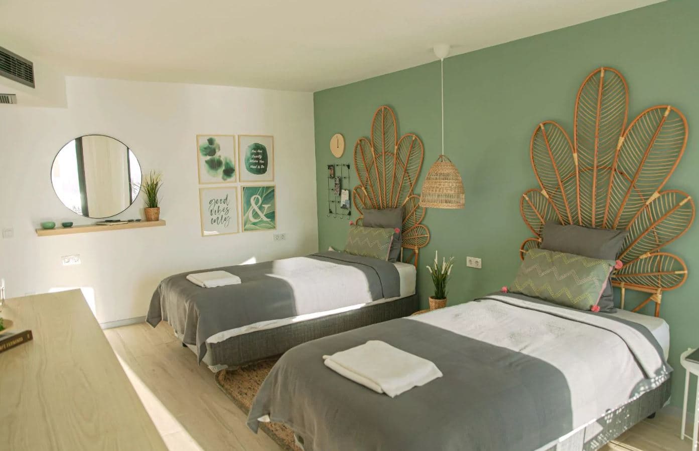 rooms-twin-room-sea-view