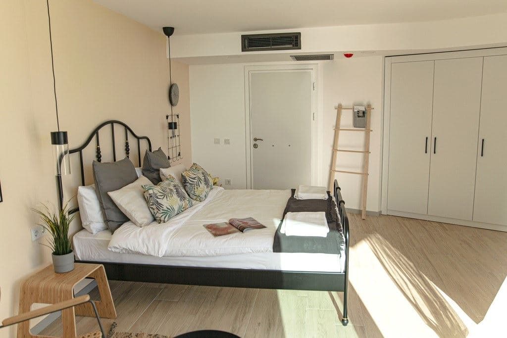 rooms-deluxe-room