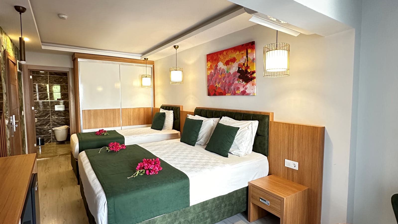 rooms-triple-room