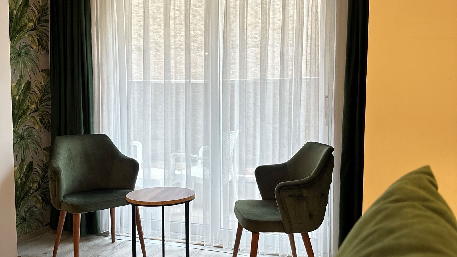 rooms-family-room