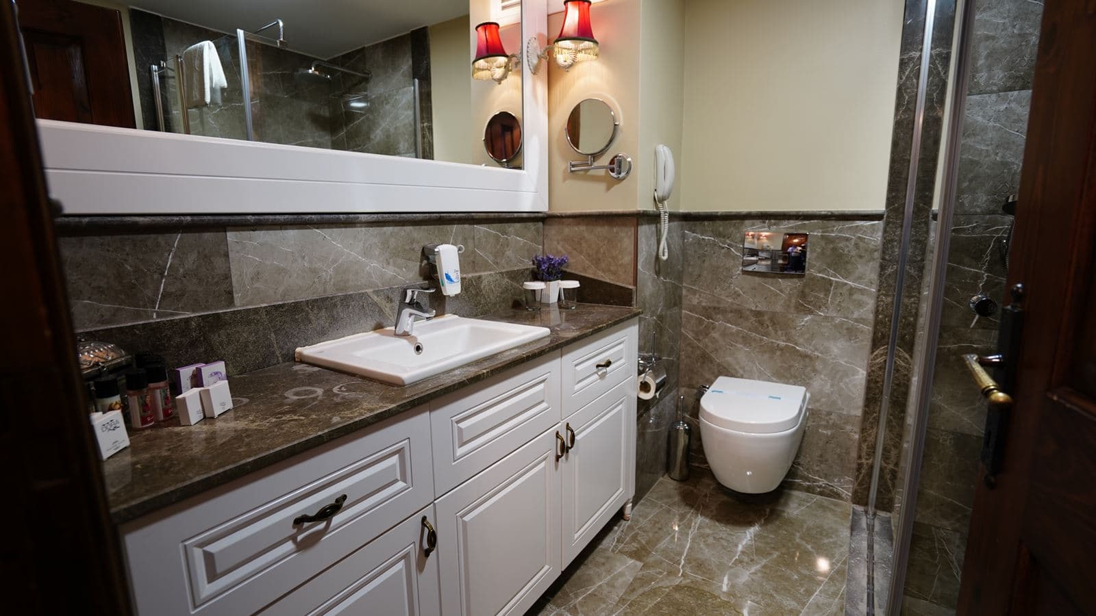 rooms-kara-manzara-suit-room