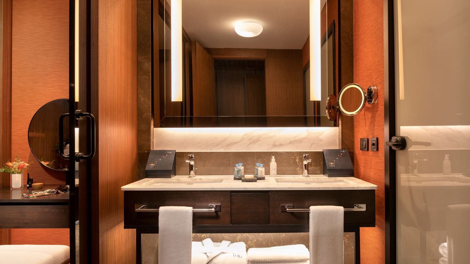 rooms-deluxe-room