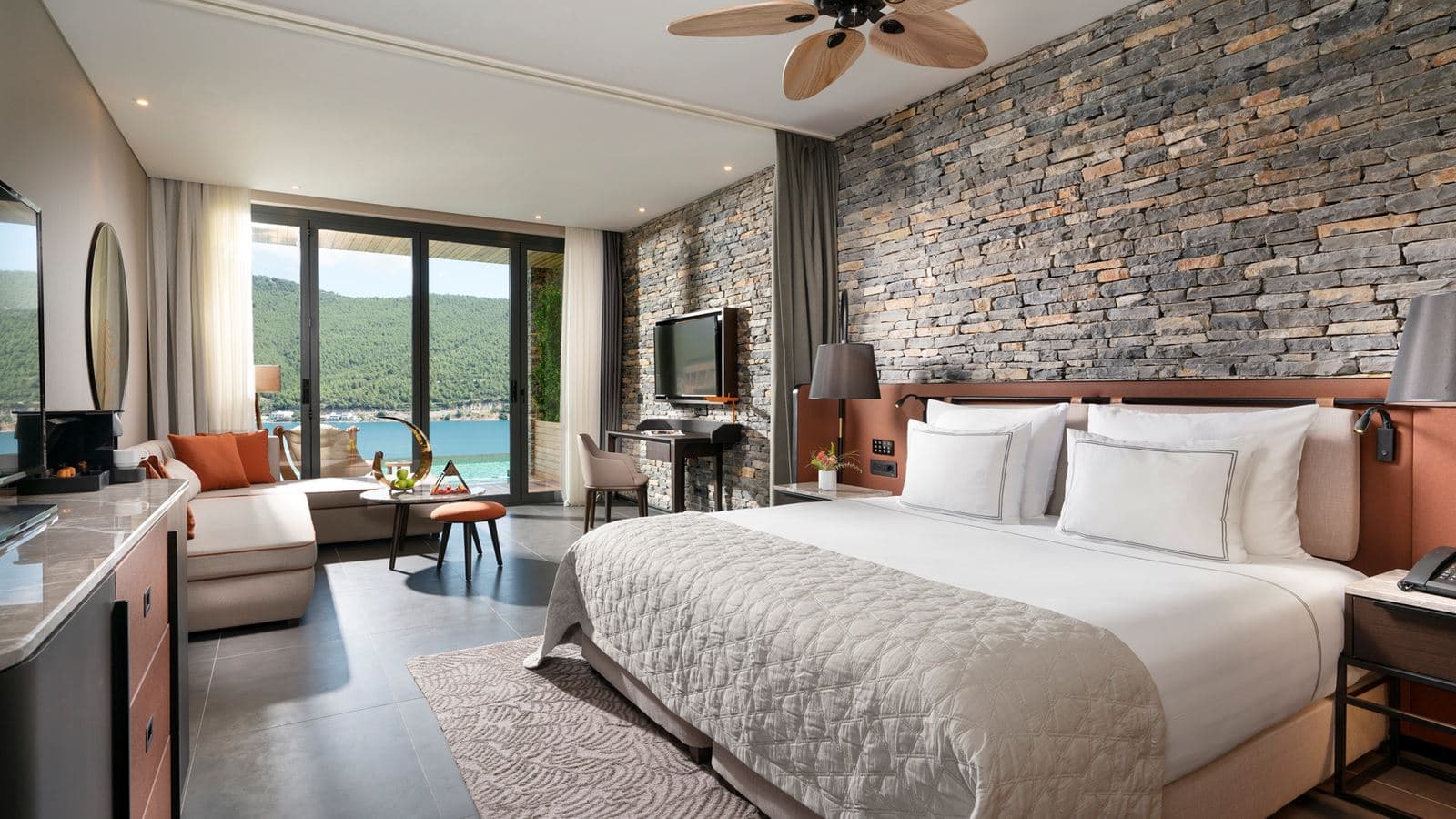 rooms-laguna-deluxe-room-sea-view-swim-up