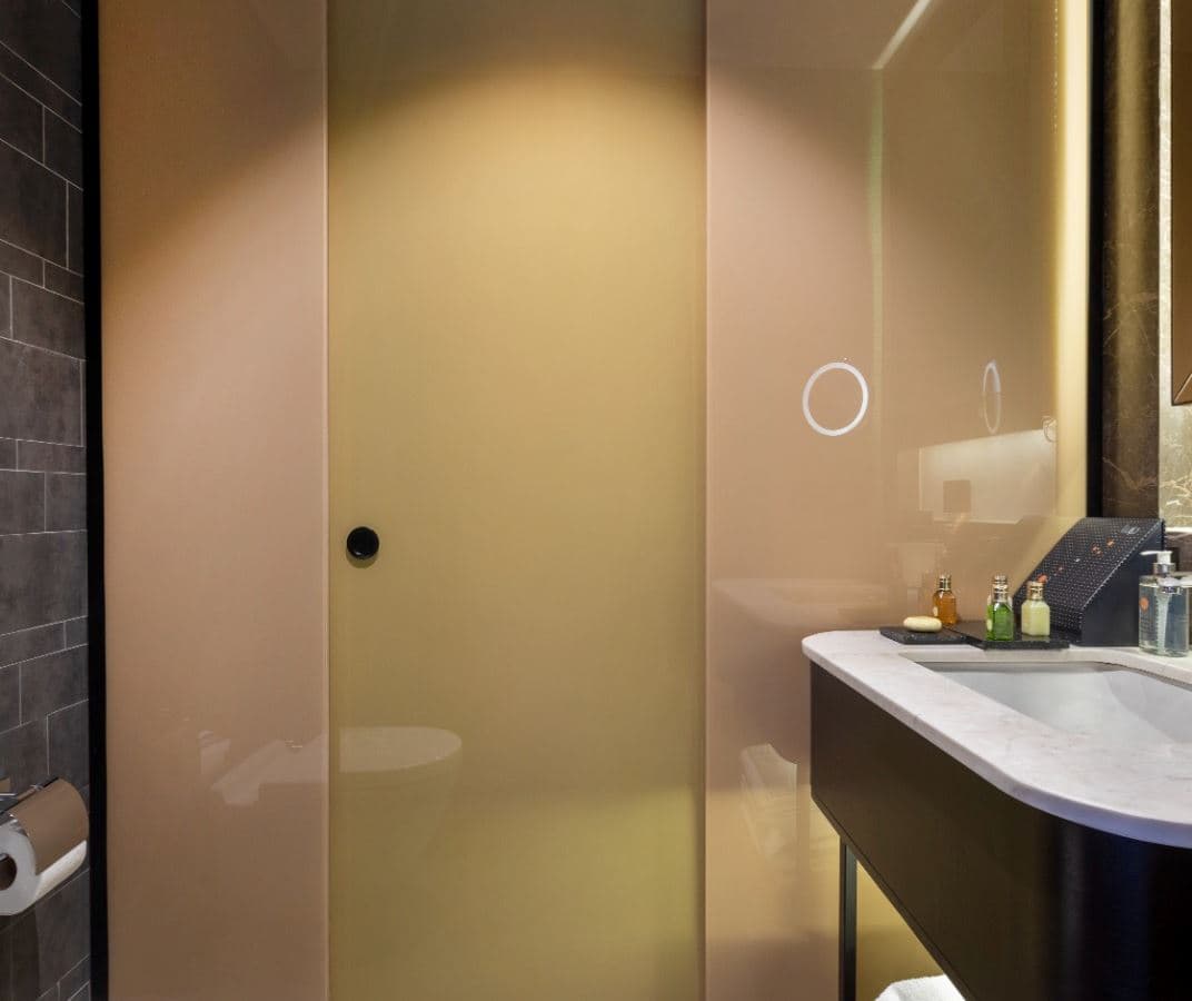 rooms-superior-room-land-view