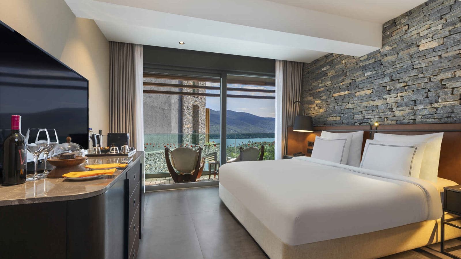 rooms-superior-room
