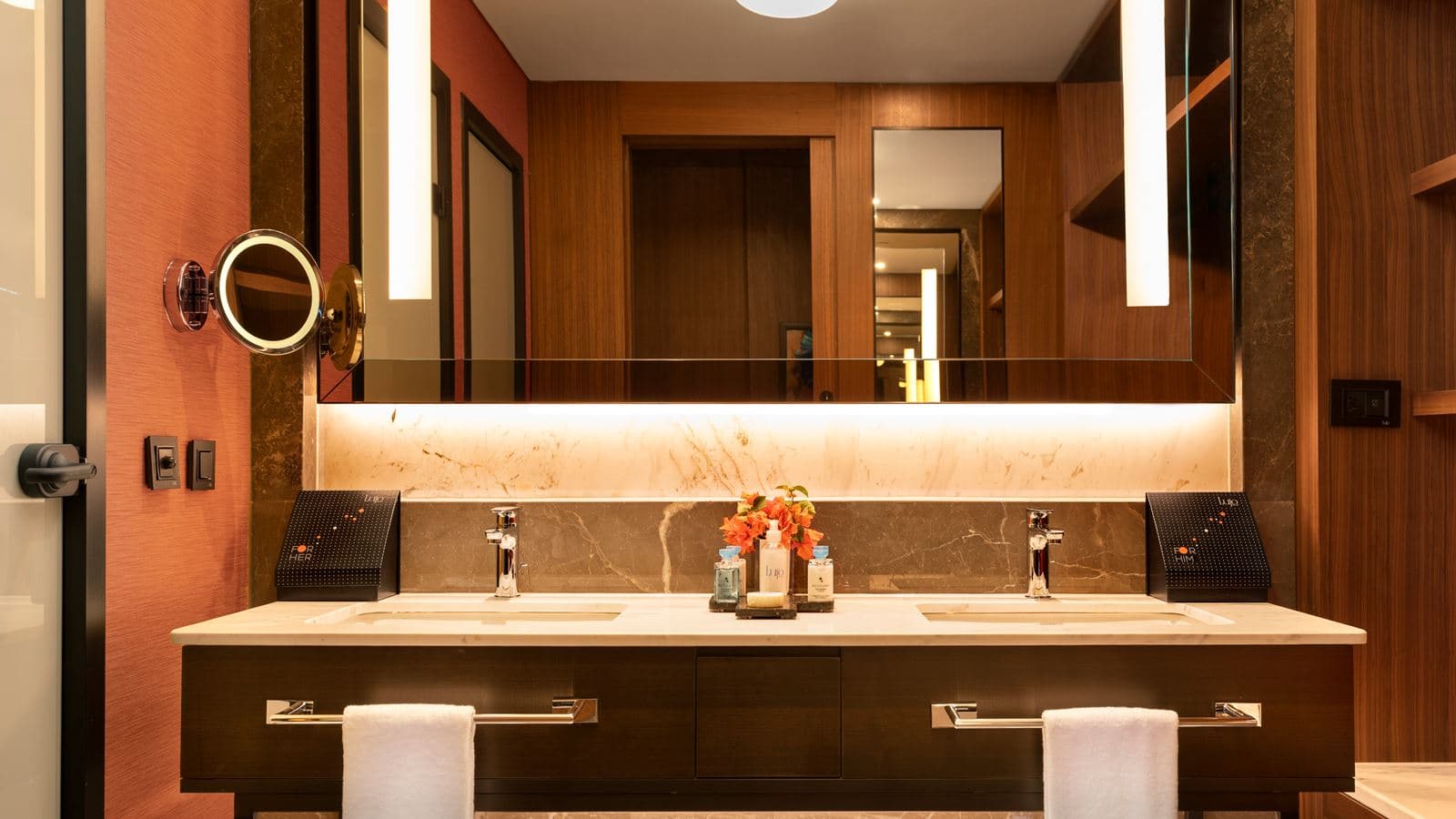 rooms-superior-room