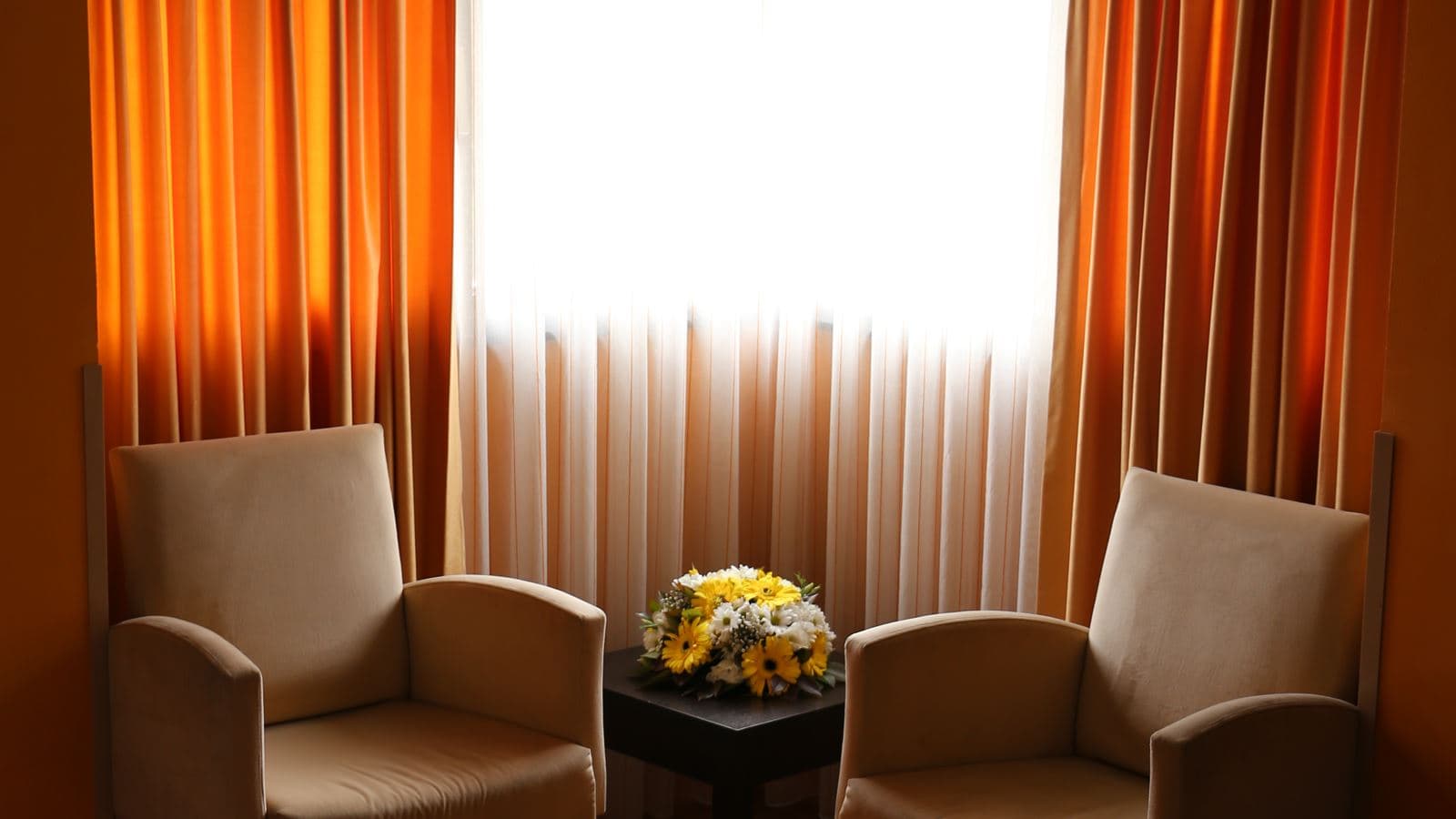 rooms-family-room-deluxe