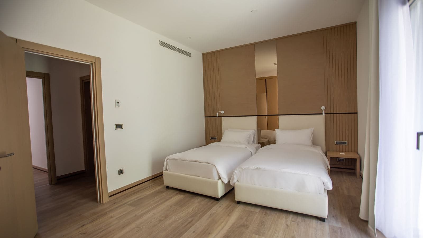 rooms-deluxe-family-sea