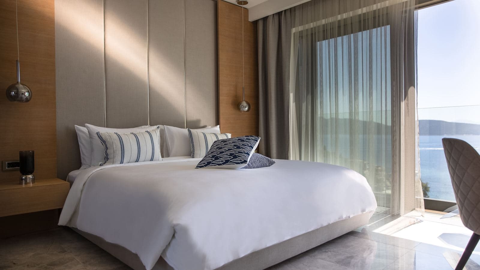 rooms-2-bedroom-sea-view-suite
