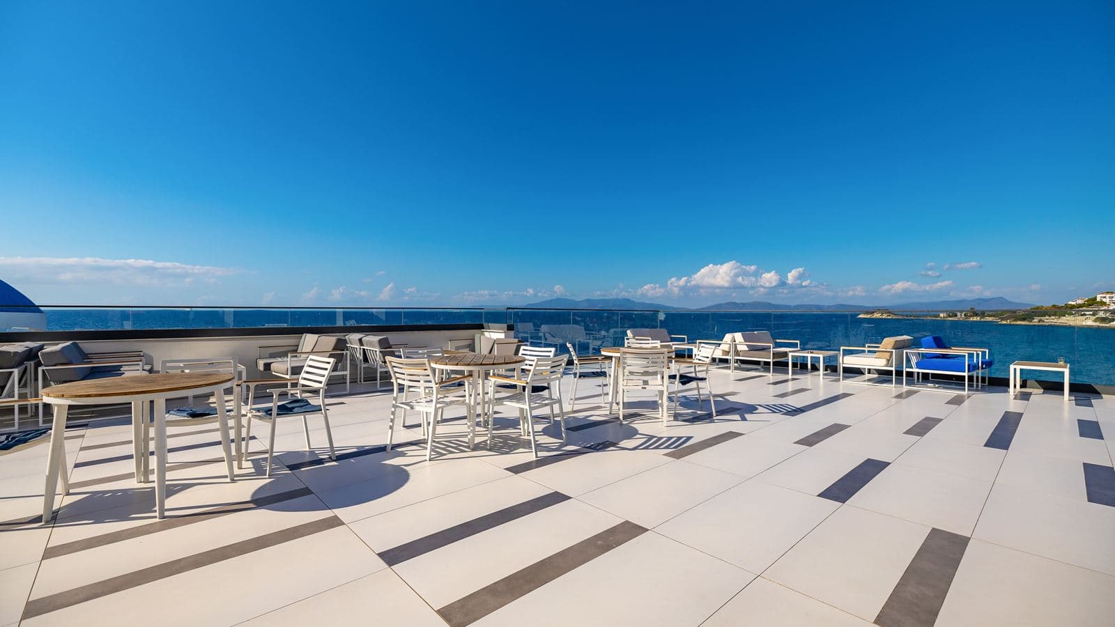 bars-coffee-art-bar-fogo-lobby-terrace