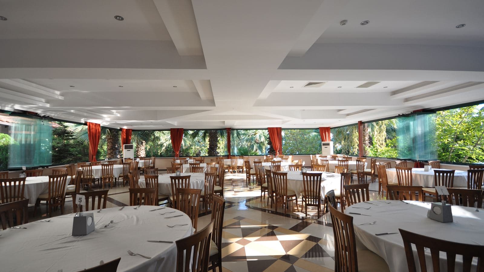 restaurants-restaurants