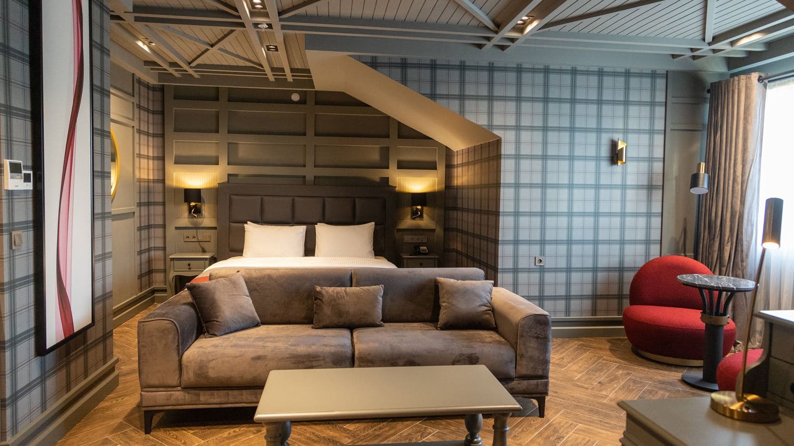 rooms-deluxe-room