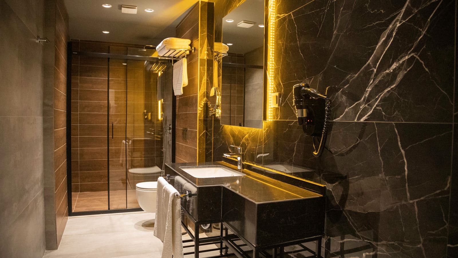 rooms-deluxe-room