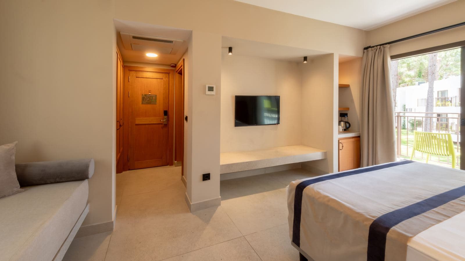 rooms-superior-room