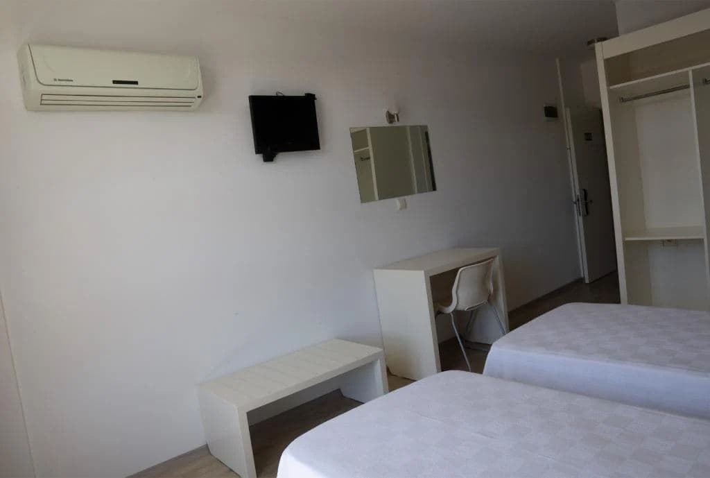 rooms-standard-room