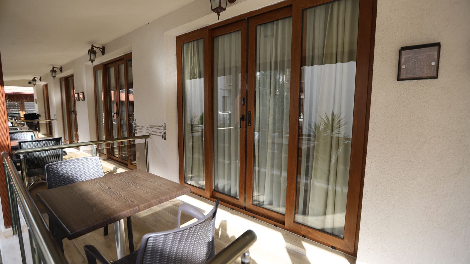 rooms-standard-room-with-balcony