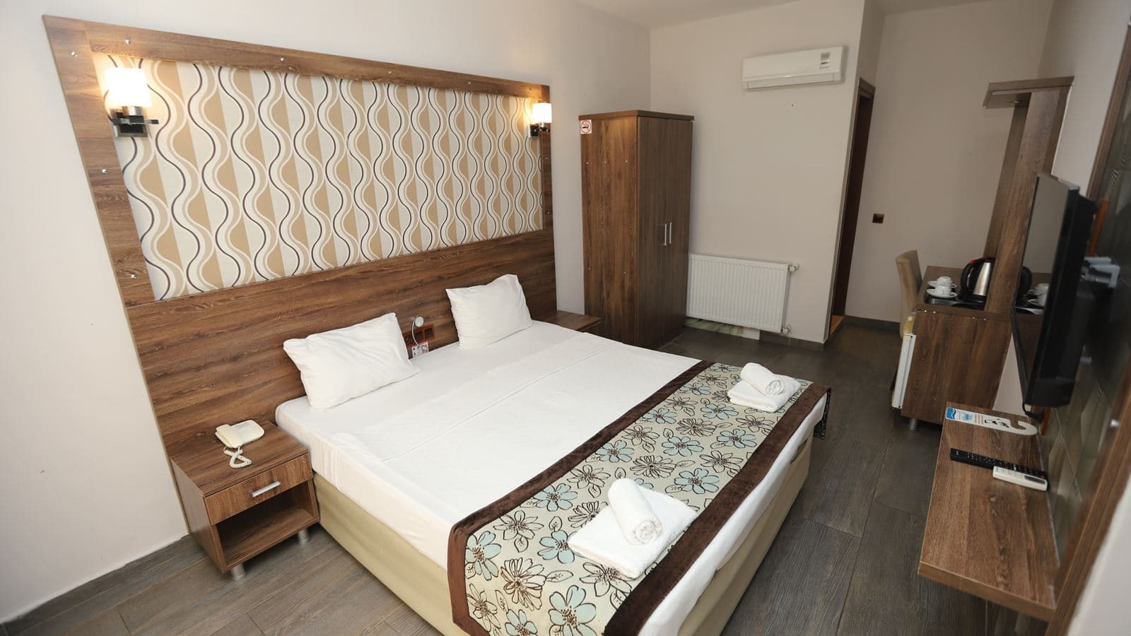 rooms-standard-room-with-balcony