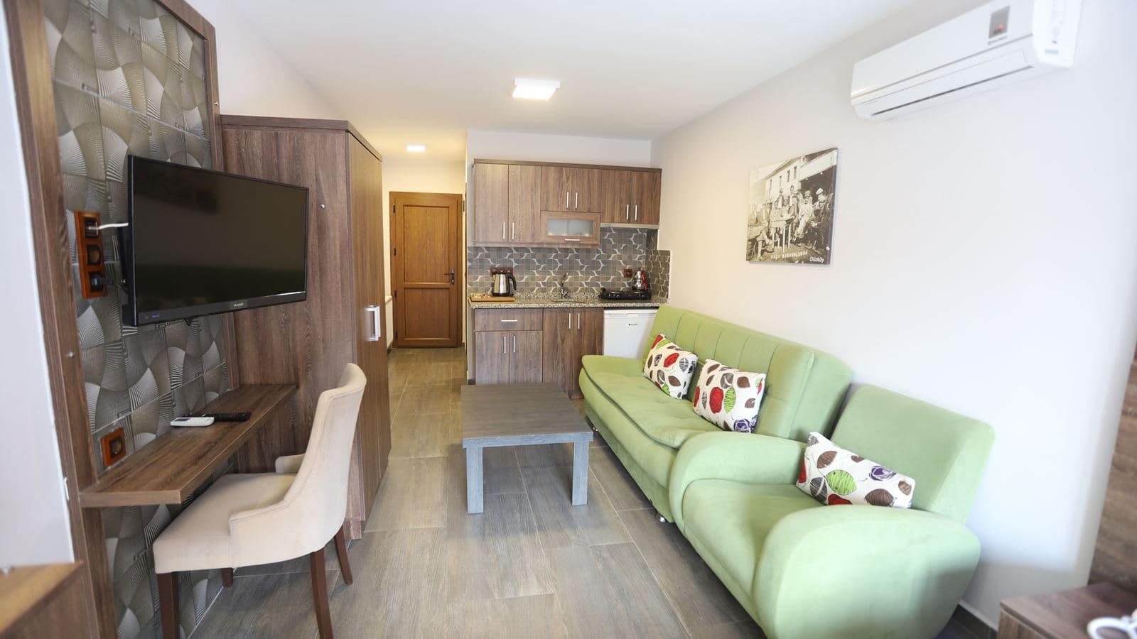 rooms-deluxe-room-with-balcony