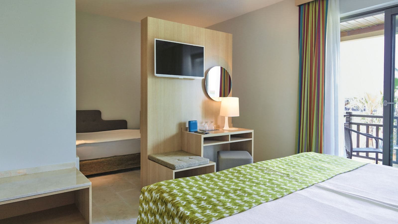 rooms-superior-room